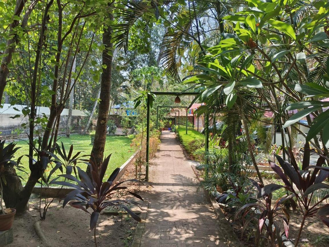Savithri Inn Cottage Varkala Dış mekan fotoğraf